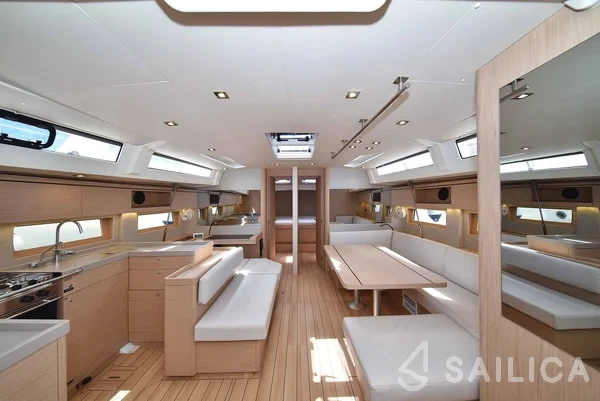 Oceanis 51.1 - Yacht Charter Sailica