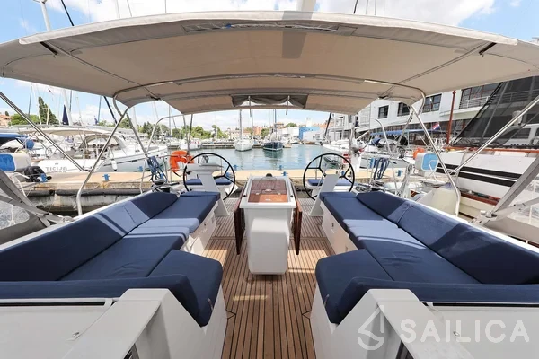 Oceanis 51.1 - Yacht Charter Sailica
