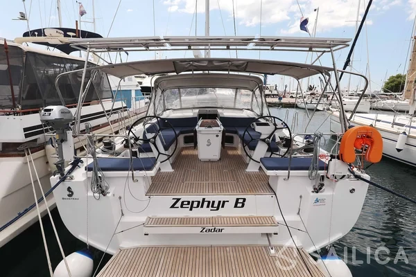 Oceanis 51.1 - Yacht Charter Sailica