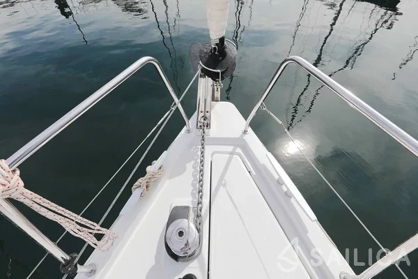 Oceanis 41.1 - Yacht Charter Sailica