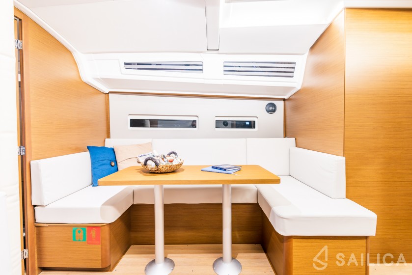 Sun Odyssey 410 - Yacht Charter Sailica