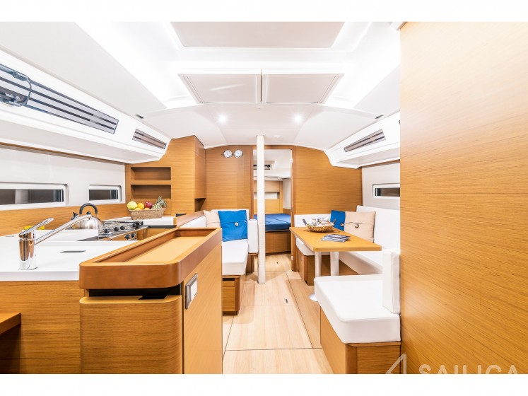 Sun Odyssey 410 - Yacht Charter Sailica