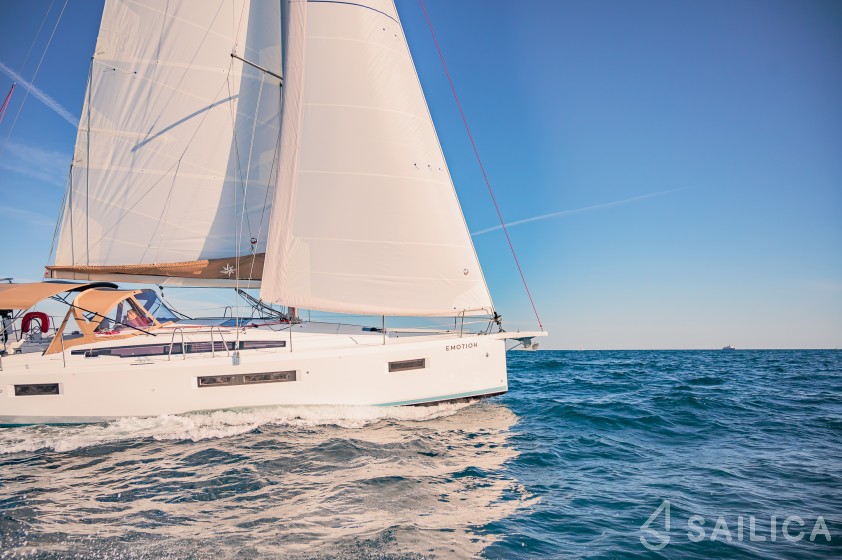 Sun Odyssey 410 - Yacht Charter Sailica