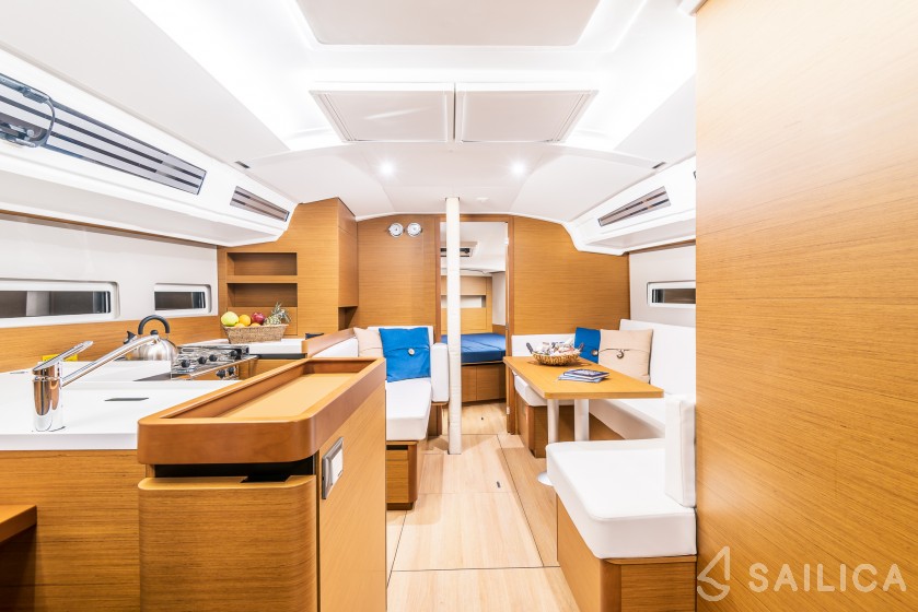 Sun Odyssey 410 - Yacht Charter Sailica