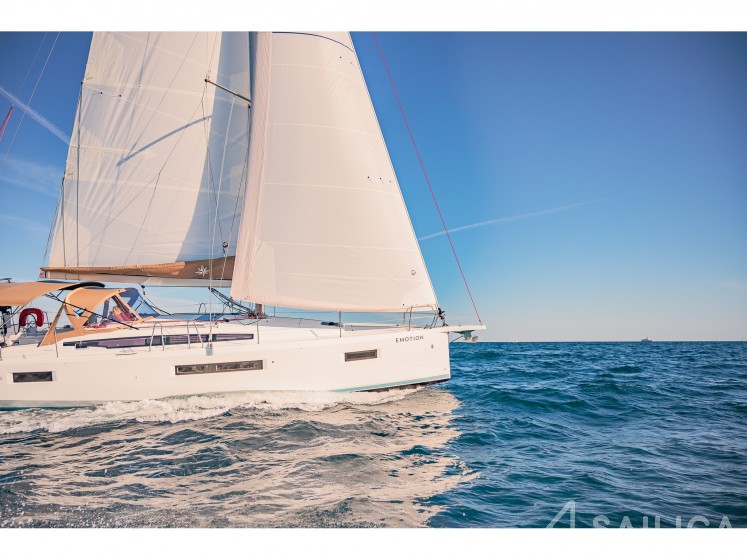 Sun Odyssey 410 - Yacht Charter Sailica