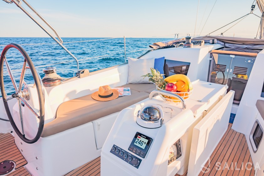 Sun Odyssey 410 - Yacht Charter Sailica