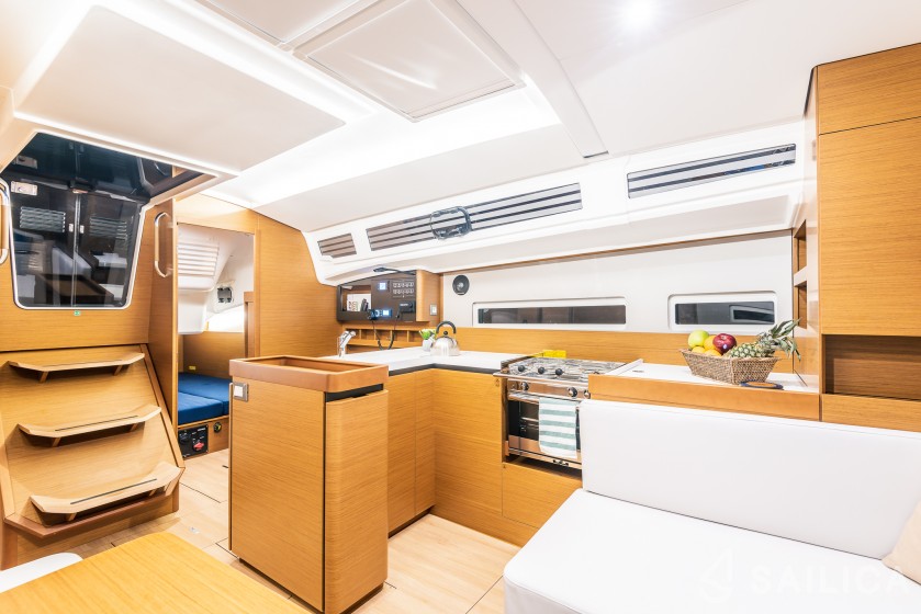 Sun Odyssey 410 - Yacht Charter Sailica