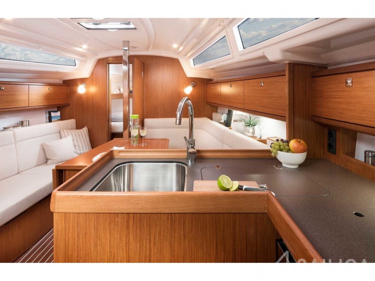 Bavaria Cruiser 34 Style - Yacht Charter Sailica
