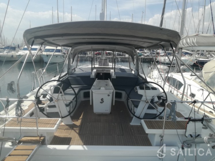 Oceanis 51.1 - Yacht Charter Sailica