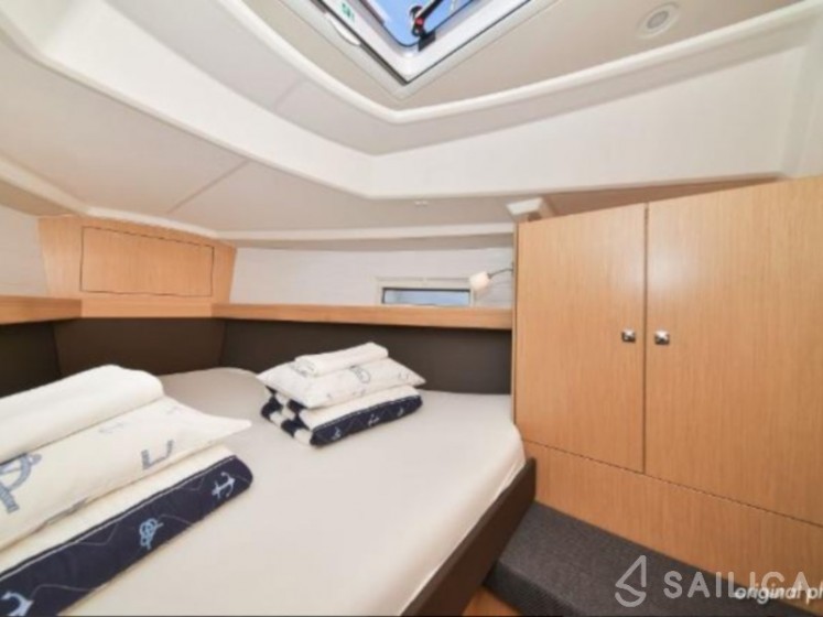 Bavaria 37 Cruiser - Yacht Charter Sailica