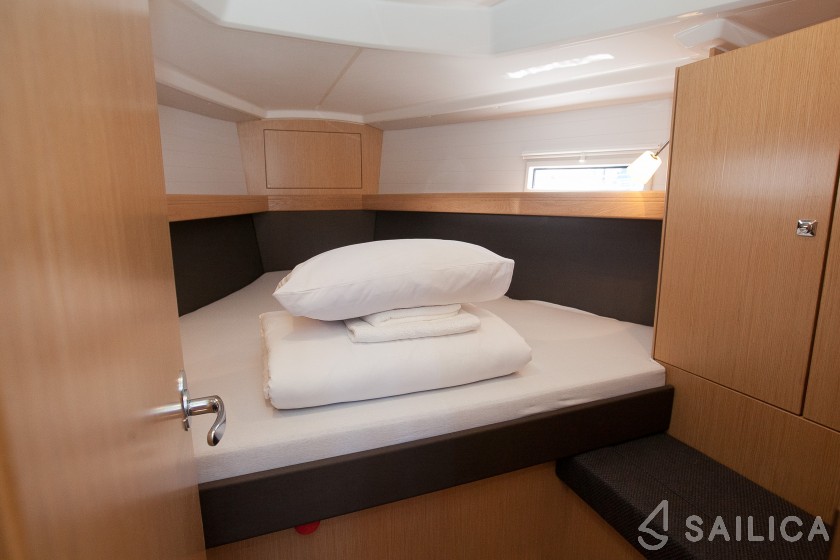 Bavaria 37 Cruiser - Yacht Charter Sailica