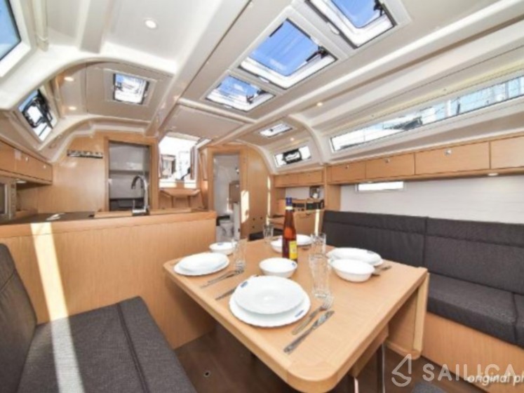 Bavaria 37 Cruiser - Yacht Charter Sailica