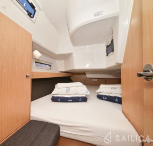 Bavaria 37 Cruiser - Yacht Charter Sailica