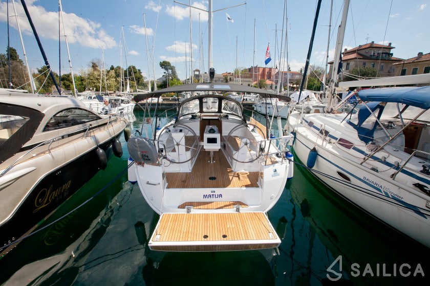 Bavaria 37 Cruiser - Yacht Charter Sailica