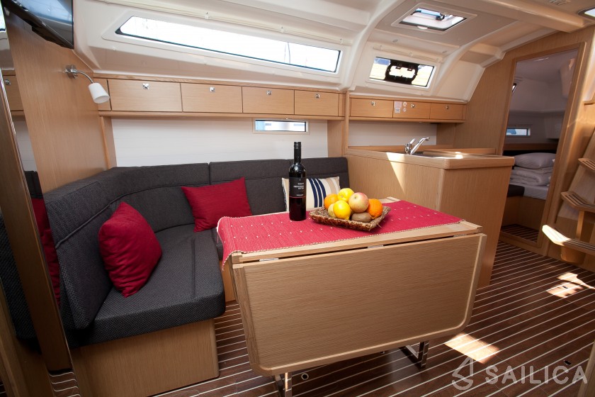 Bavaria 37 Cruiser - Yacht Charter Sailica