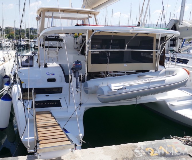 Lagoon 42 - Yacht Charter Sailica