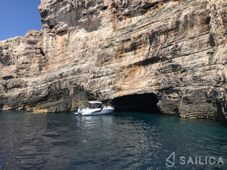 Beneteau Flyer 7.7 SUNdeck - Yacht Charter Sailica