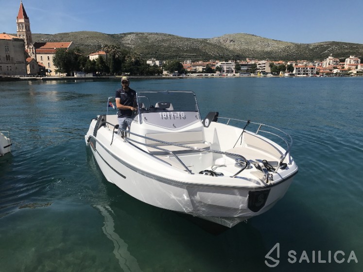 Beneteau Flyer 7.7 SUNdeck - Yacht Charter Sailica