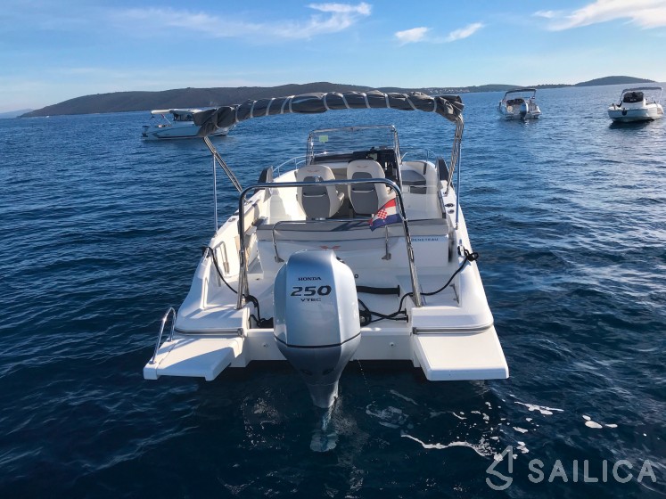 Beneteau Flyer 7.7 SUNdeck - Yacht Charter Sailica