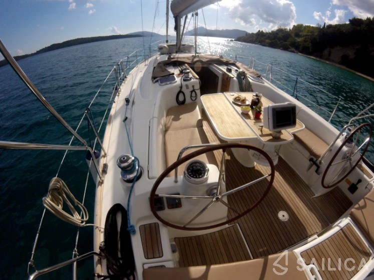 Oceanis 43 - Yacht Charter Sailica