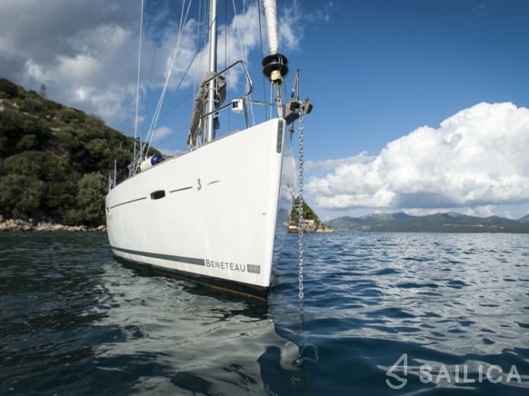 Oceanis 43 - Yacht Charter Sailica