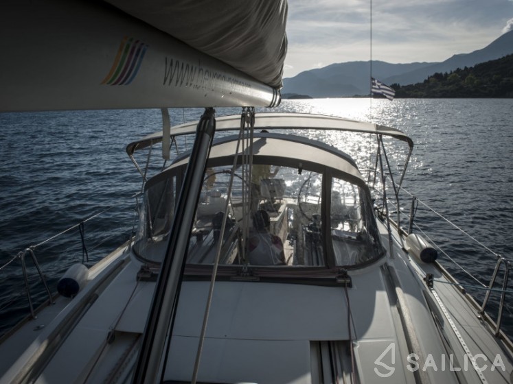 Oceanis 43 - Yacht Charter Sailica