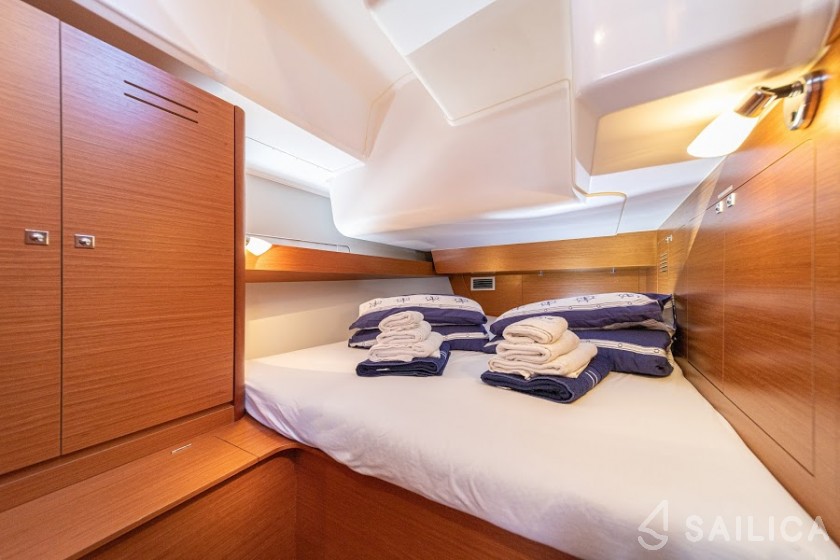 Dufour 460 GL - Yacht Charter Sailica