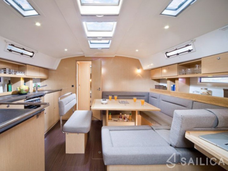 Bavaria 45 Cruiser - Yacht Charter Sailica