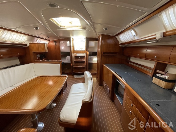 Bavaria 44 - Yacht Charter Sailica