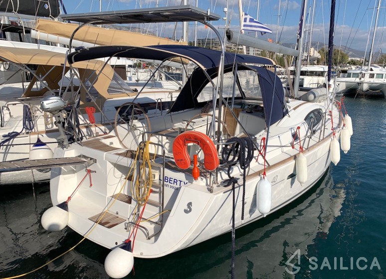 Oceanis 40 - Yacht Charter Sailica
