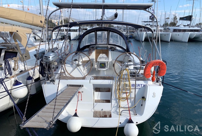 Oceanis 40 - Yacht Charter Sailica