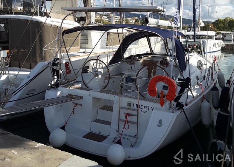 Oceanis 40 - Yacht Charter Sailica