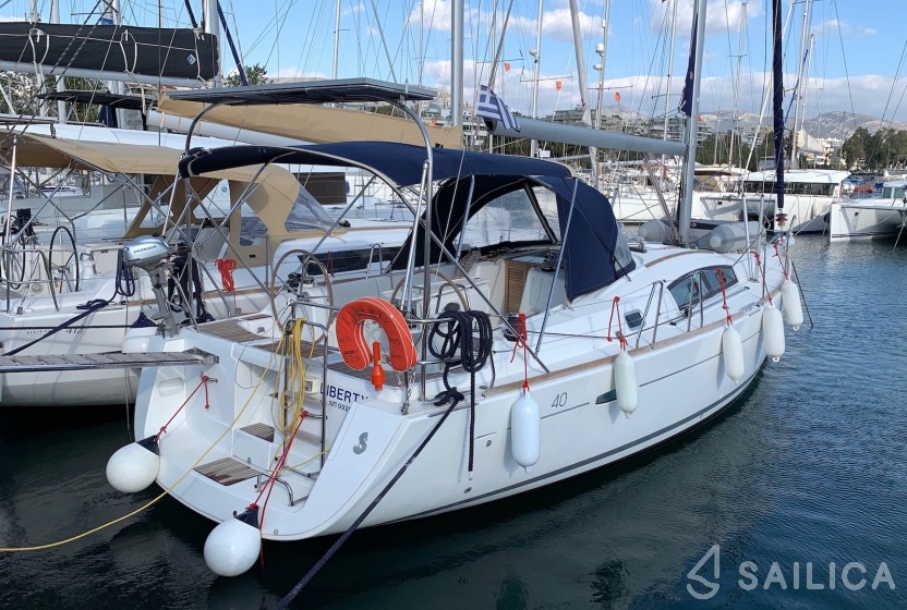 Oceanis 40 - Yacht Charter Sailica