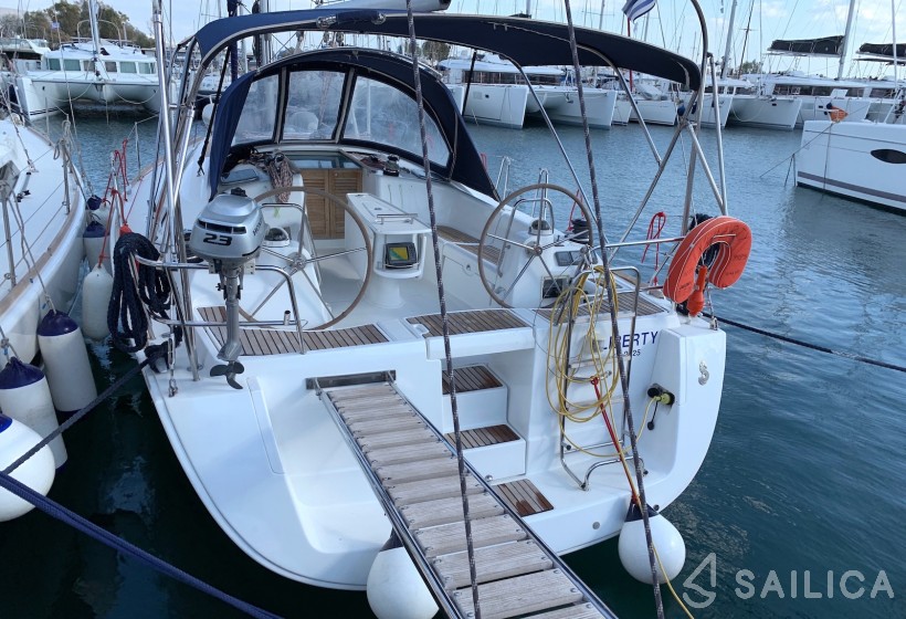 Oceanis 40 - Yacht Charter Sailica