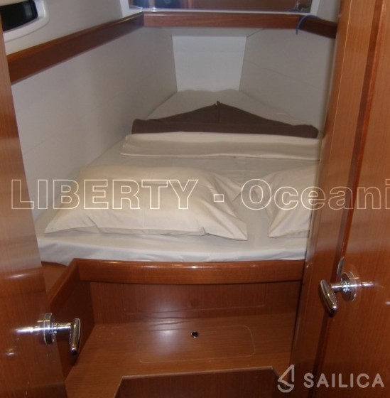 Oceanis 40 - Yacht Charter Sailica