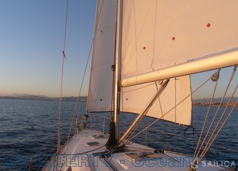 Oceanis 40 - Yacht Charter Sailica