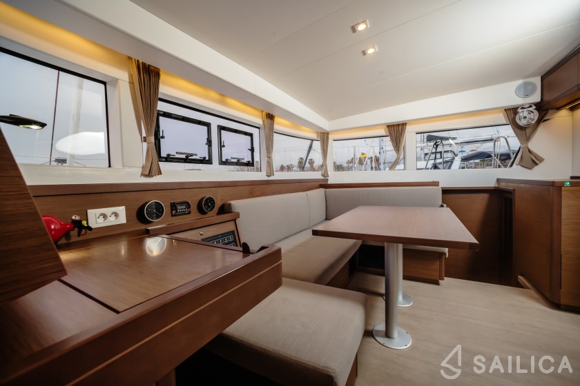 Lagoon 40 - Yacht Charter Sailica
