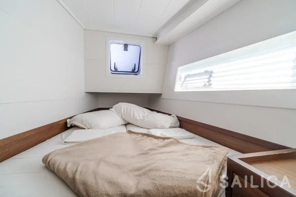 Lagoon 40 - Yacht Charter Sailica