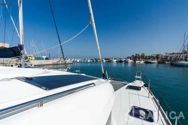 Lagoon 40 - Yacht Charter Sailica