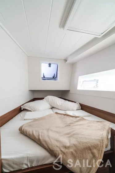 Lagoon 40 - Yacht Charter Sailica