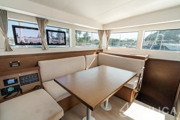 Lagoon 40 - Yacht Charter Sailica