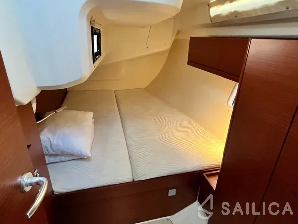 Hanse 418 - Yacht Charter Sailica