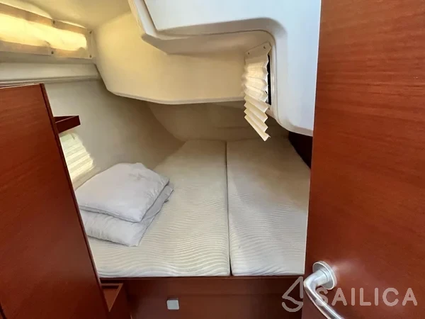 Hanse 418 - Yacht Charter Sailica