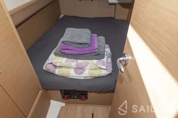 Sun Odyssey 389 - Yacht Charter Sailica