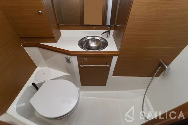 Sun Odyssey 389 - Yacht Charter Sailica