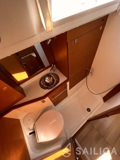 Sun Odyssey 389 - Yacht Charter Sailica