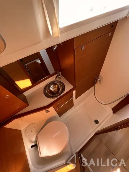 Sun Odyssey 389 - Yacht Charter Sailica