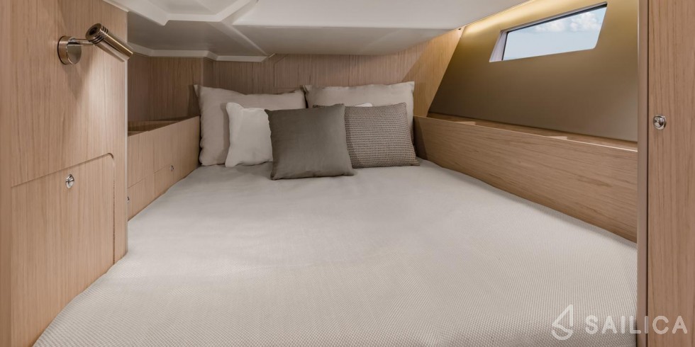 Oceanis 41.1 - Yacht Charter Sailica