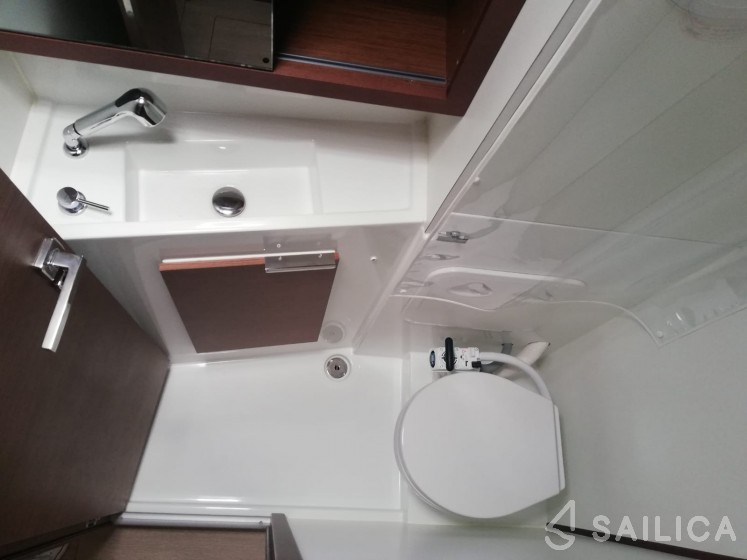 Lagoon 40 - Yacht Charter Sailica