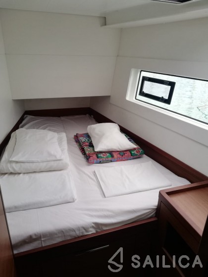 Lagoon 40 - Yacht Charter Sailica